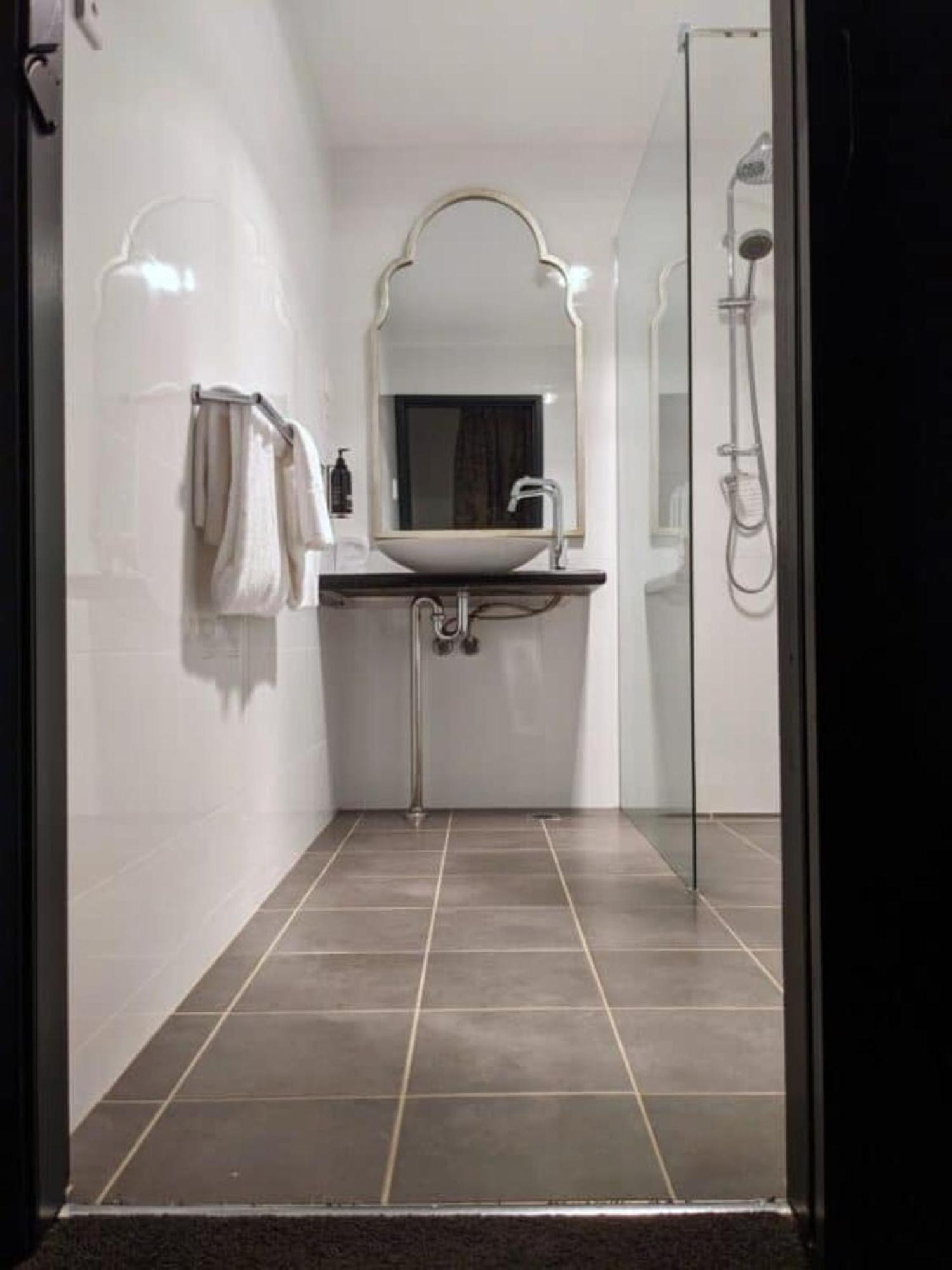 Hotel Etico At Mount Victoria Manor Bagian luar foto